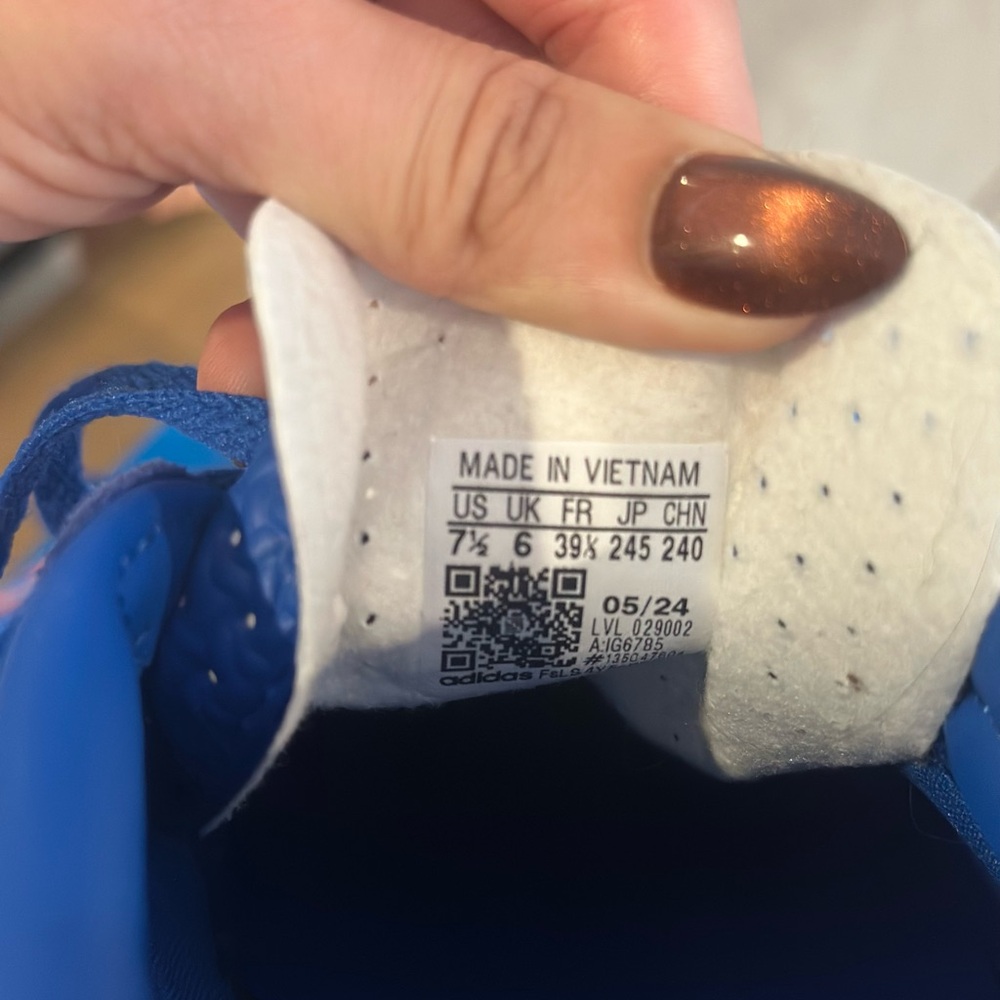 Adidas Gazelle Blue Sneakers - Picture 3 of 3